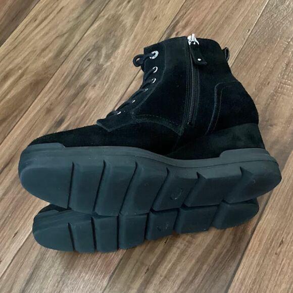 Dr. Sholl's Rebellion Padded Insole Suede Booties in Black S9.5 - Picture 7 of 10